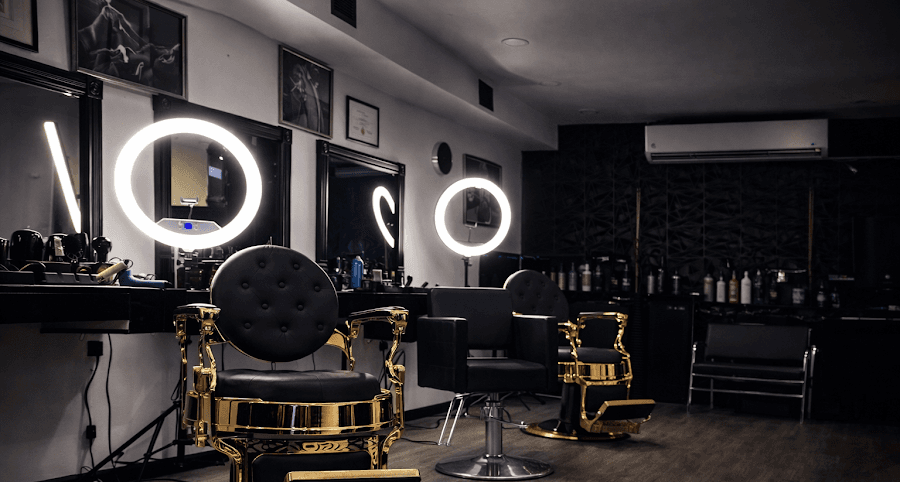 Salon Les Frères, barbershop sur le Boulevard Cartier Ouest à Laval, dirigé par Tony et Joseph